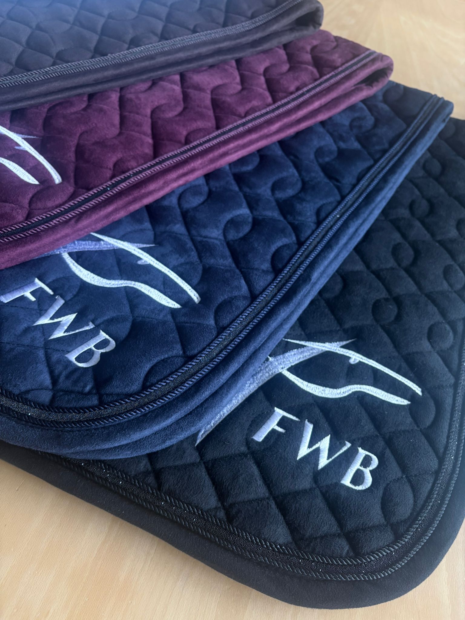 LeMieux FWB Crystal Suede kouluhuopa